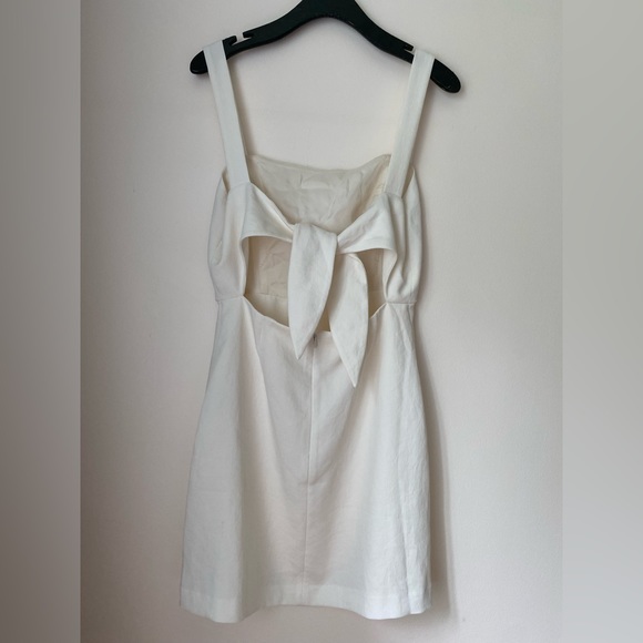 Aperture dress from Aritzia 🤍 - Picture 5 of 9